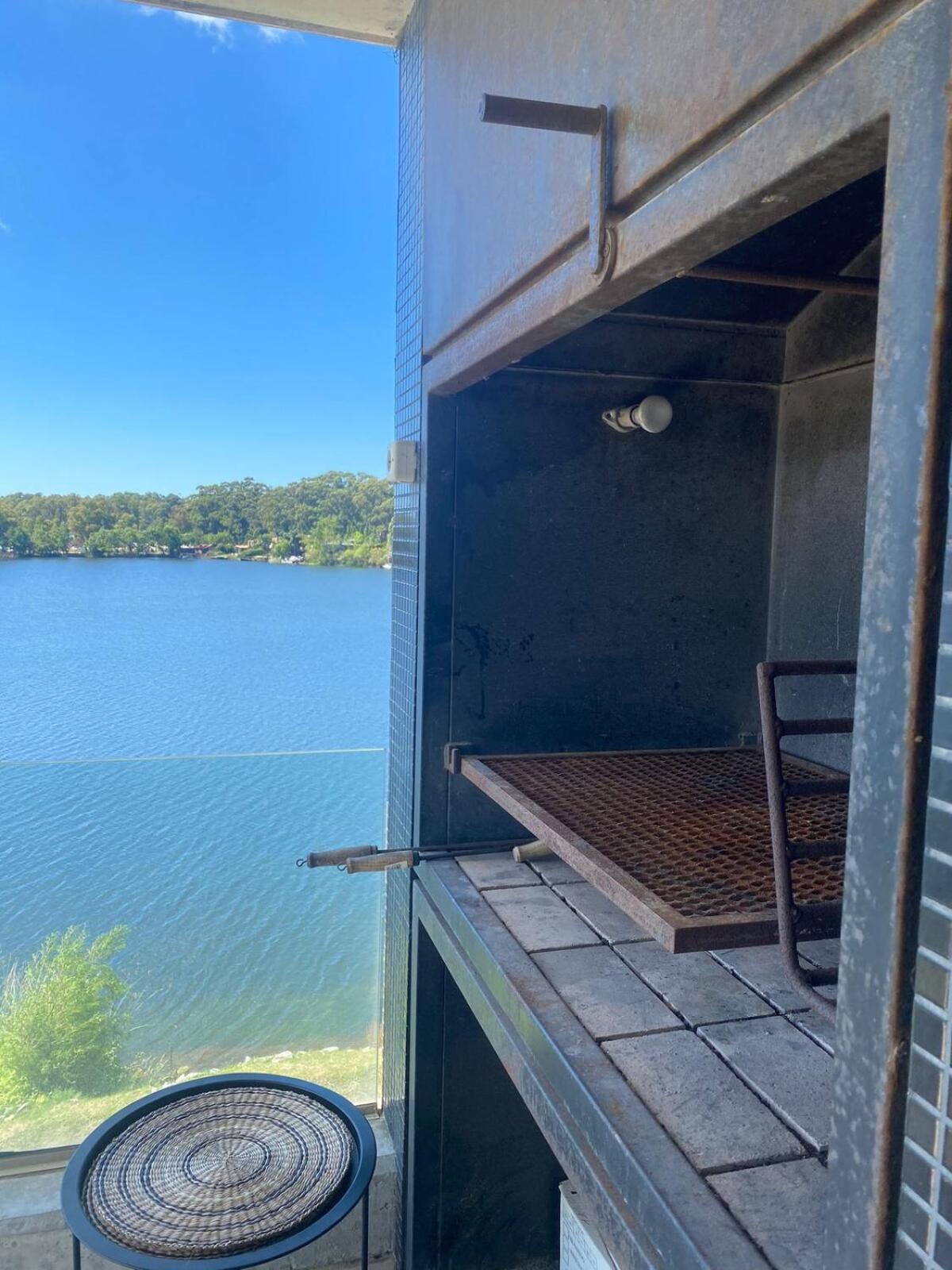 Apartamento Sobre El - Lakefront Montevideo