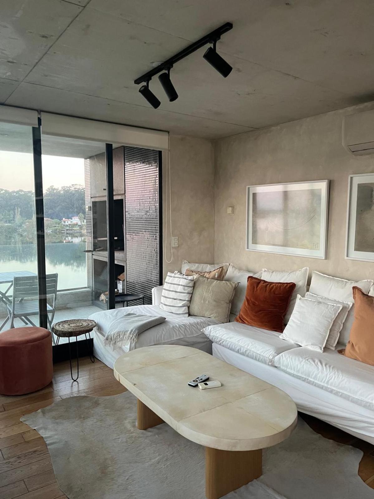 Apartamento Sobre El - Lakefront Montevideu